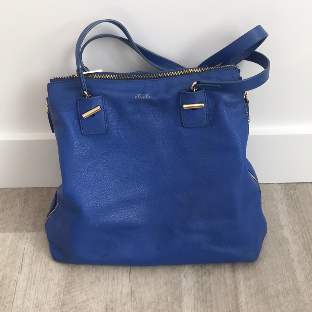 Blue leather Vince camuto expandable purse !